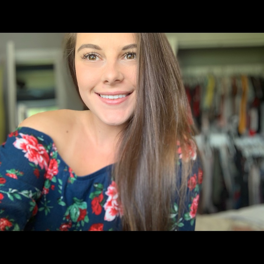 Meet your Posher, Alyssa